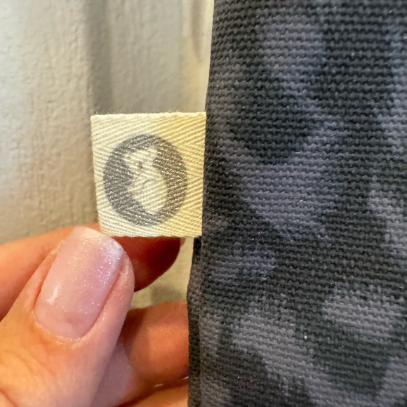 Quilted Koala Black Leopard Town Crossbody Tote w/ Matching Strap - Picture 4 of 4